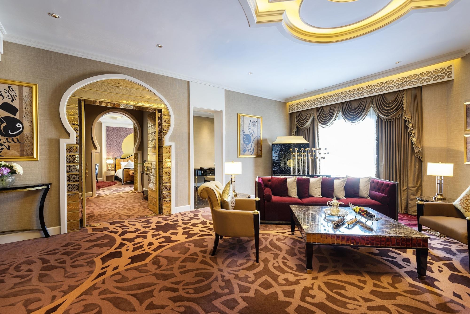 فندق إزدان بالاس الدوحة المظهر الخارجي الصورة A suite at the Jumeirah Emirates Towers Hotel