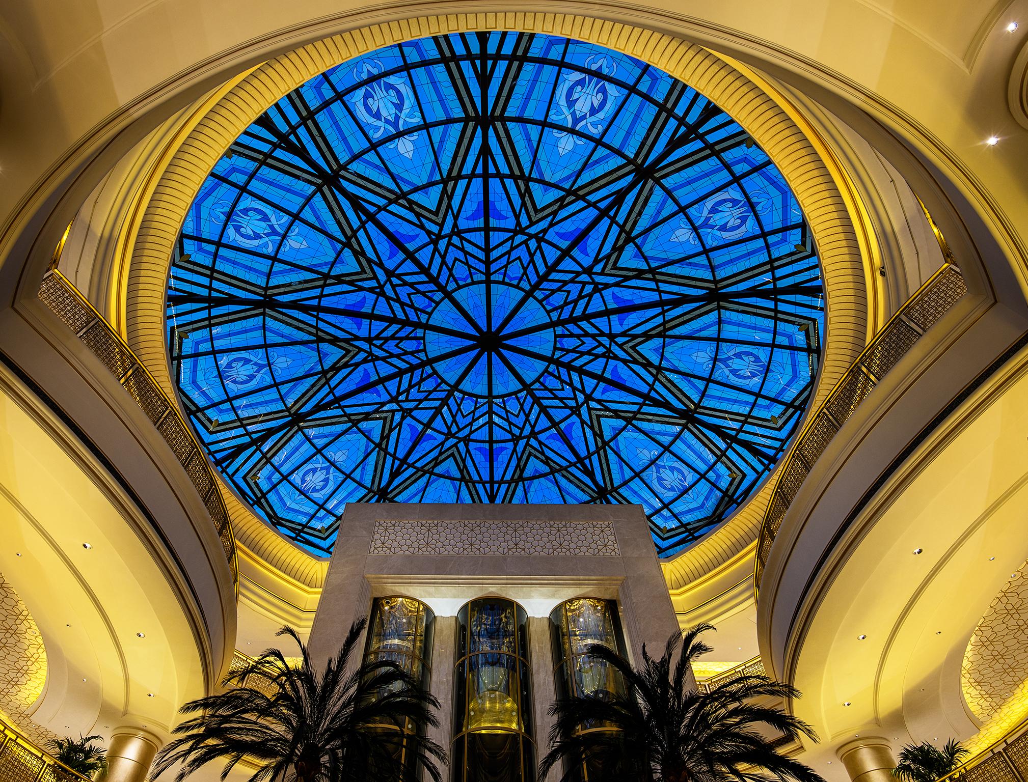 فندق إزدان بالاس الدوحة المظهر الخارجي الصورة The ceiling of the lobby